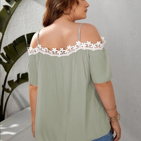 Blouse - Picture 2 of 3